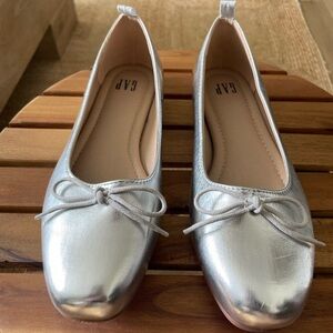 Gap Silver Ballet Flats – Size 7